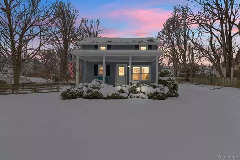 4990 Bolla Rd, Ypsilanti, MI 48197