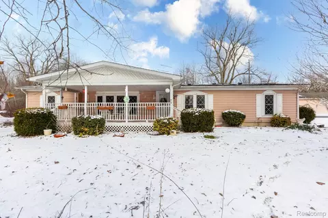 8200 Oakville Waltz Rd, Belleville, MI 48111