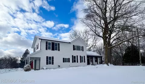 2950 Chilson Rd, Genoa, MI 48843