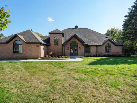 22463 Norfolk Ct, Novi, MI 48374
