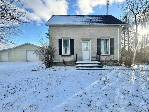 5213 Marlette Rd, Marlette, MI 48453