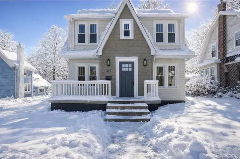 317 W Saint Clair St, Romeo, MI 48065