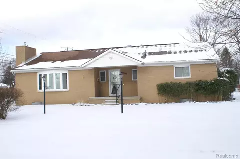 28664 Fernwood St, Inkster, MI 48141