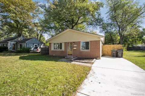 11725 Cornell St, Taylor, MI 48180