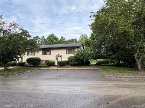 38032 Hixford Pl, Westland, MI 48185