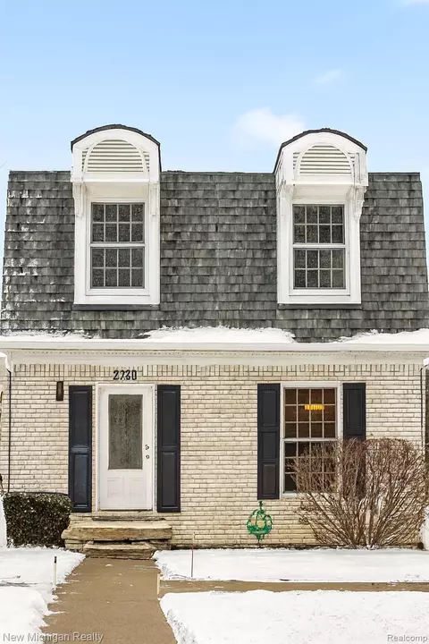 2270 Hillendale Dr, Rochester Hills, MI 48309
