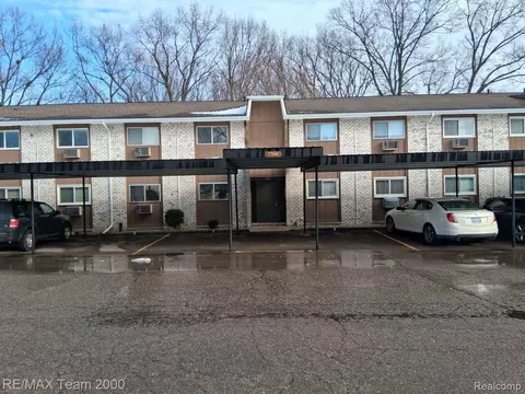 7590 Woodview Dr #1, Westland, MI 48185