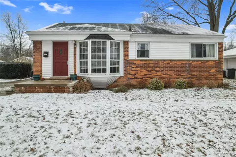 30451 Hathaway St, Livonia, MI 48150