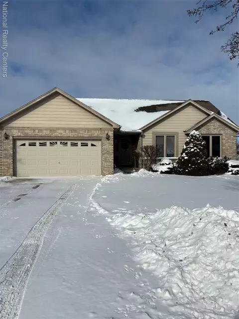 51 Mill Creek Ave, Lapeer, MI 48446
