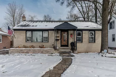 23220 Norwood St, Oak Park, MI 48237