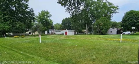 9011 Elmhurst Ave, Plymouth, MI 48170