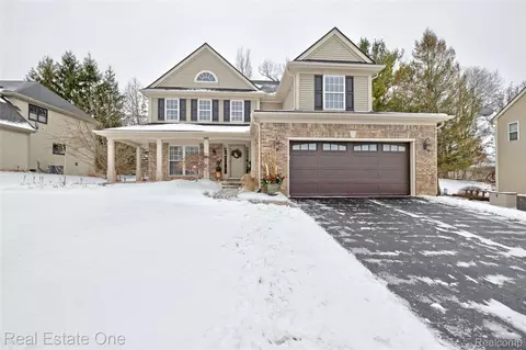 545 Sandhurst St, Oxford, MI 48371