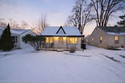 5672 N Linville St, Westland, MI 48185
