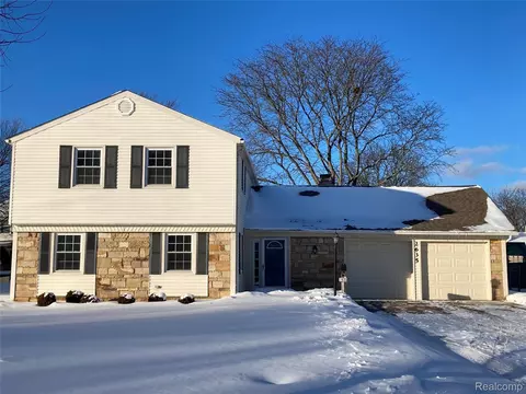 2635 Renshaw Dr, Troy, MI 48085
