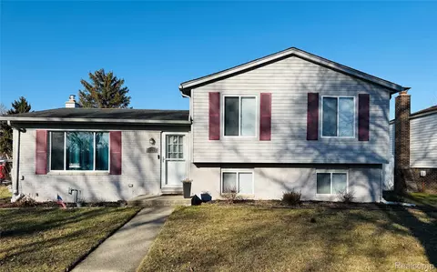 41229 N Central Dr, Sterling Heights, MI 48313