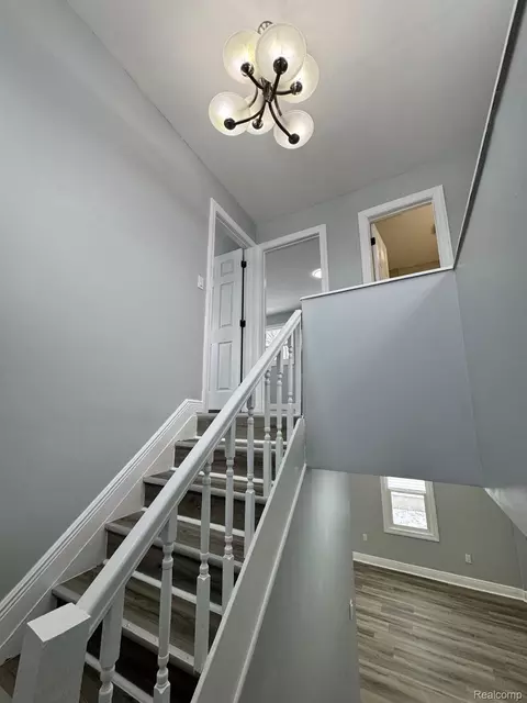 Entry Way - 7236 Studebaker Ave, Warren, MI 48091 photo 3 of 4