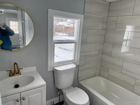 Bath - 7236 Studebaker Ave, Warren, MI 48091 photo 1 of 2