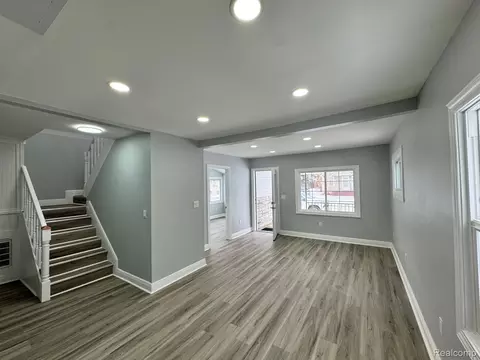 Living - 7236 Studebaker Ave, Warren, MI 48091 photo 2 of 2