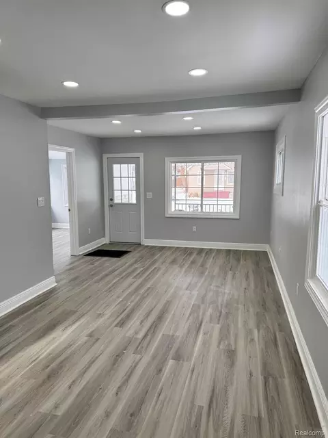 Living - 7236 Studebaker Ave, Warren, MI 48091 photo 1 of 2