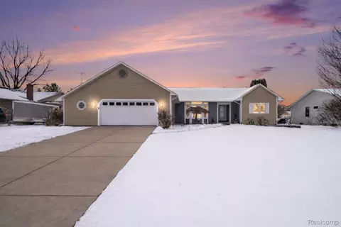 8412 Bellechasse Dr, Davison, MI 48423