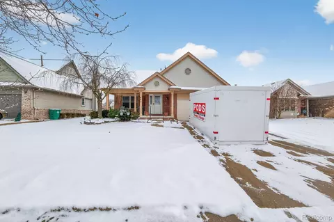 964 Henry Ruff Rd, Garden City, MI 48135