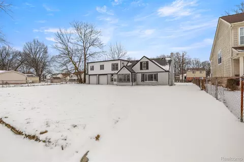 6071 Dexter St, Romulus, MI 48174