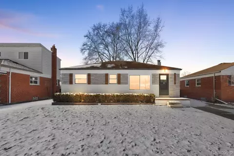 29213 Joan St, Saint Clair Shores, MI 48081
