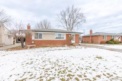 12457 Lyford Dr, Sterling Heights, MI 48312