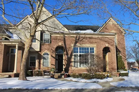 45679 N Stonewood Rd #58, Canton, MI 48187