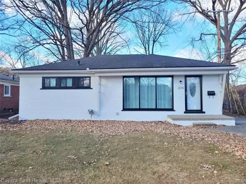 21741 Church St, Oak Park, MI 48237
