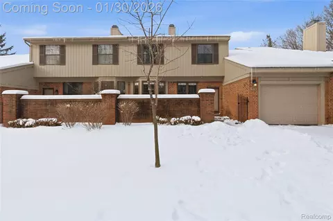 7056 Green Farm Rd, West Bloomfield, MI 48322