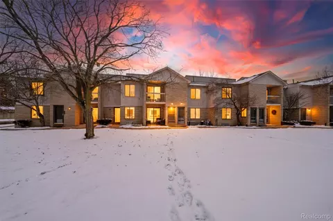 34790 W 8 Mile Rd #2, Farmington Hills, MI 48335