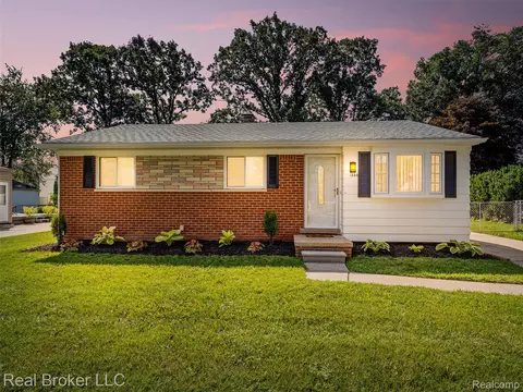 1358 Boyd St, Troy, MI 48083