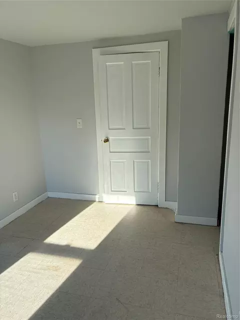 Bedroom - 1214 Root St, Flint, MI 48503 photo 5 of 12