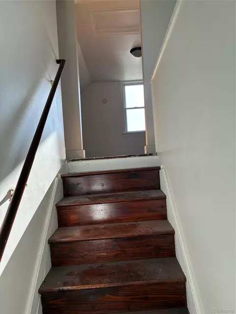 Entry Way - 1214 Root St, Flint, MI 48503 photo 4 of 4