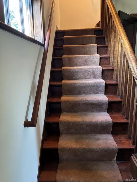Entry Way - 1214 Root St, Flint, MI 48503 photo 3 of 4