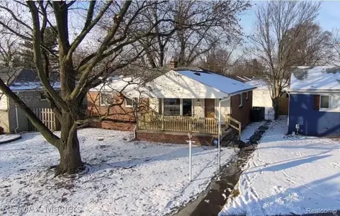 2932 Green St, Lincoln Park, MI 48146