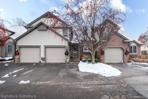 424 Oak Run Ct #11, Royal Oak, MI 48073