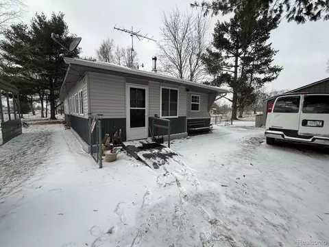 3034 E Valley Rd, Adrian, MI 49221 photo 1
