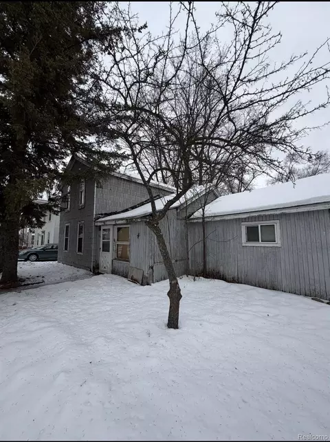 220 Pearl St, Pinckney, MI 48169