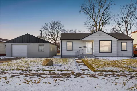 26775 Arlington St, Roseville, MI 48066