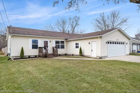 2212 Noble Ave, Flint, MI 48532
