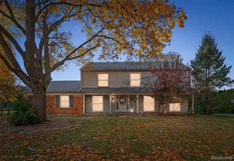 4603 Hedgewood Dr, Bloomfield Hills, MI 48301