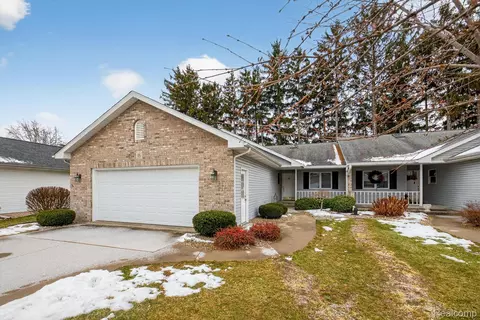 18 Thornapple Ct, Saginaw, MI 48603