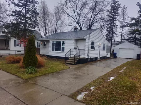912 Markham St, Flint, MI 48507