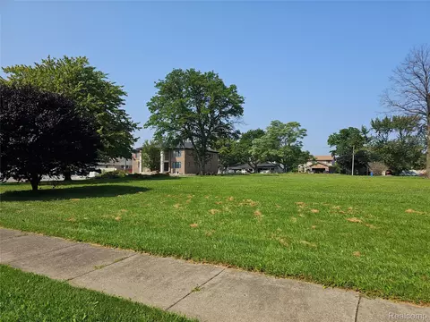 2207 Kinmore St, Dearborn Heights, MI 48127