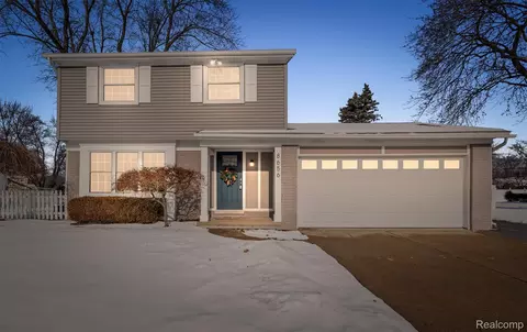 8656 War Bonnet Dr, Commerce, MI 48382