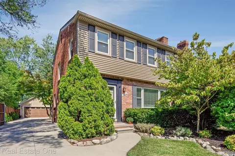 1630 W 12 Mile Rd, Royal Oak, MI 48073