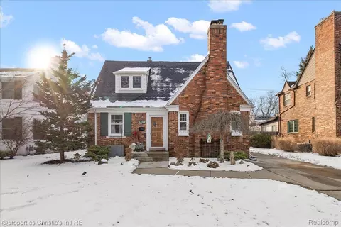 1253 Grayton St, Grosse Pointe Park, MI 48230