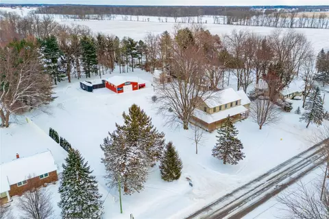 5942 Bluebush Rd, Monroe, MI 48162